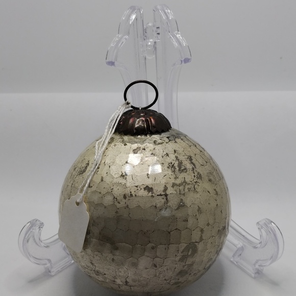 CHRISTMAS ORNAMENT - Picture 2 of 7